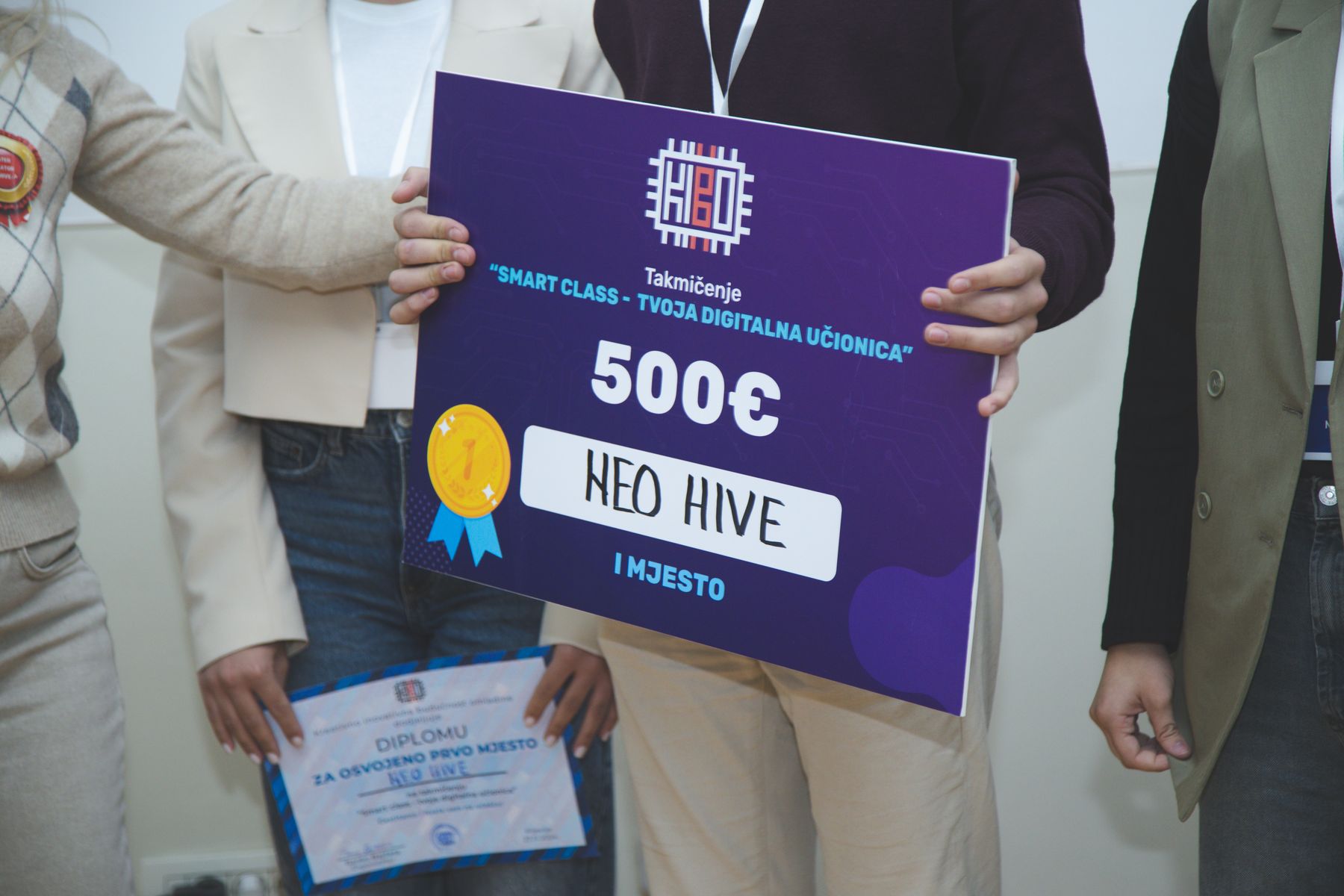 Ček od 500 eura za pobjednički tim prethodnog takmičenja